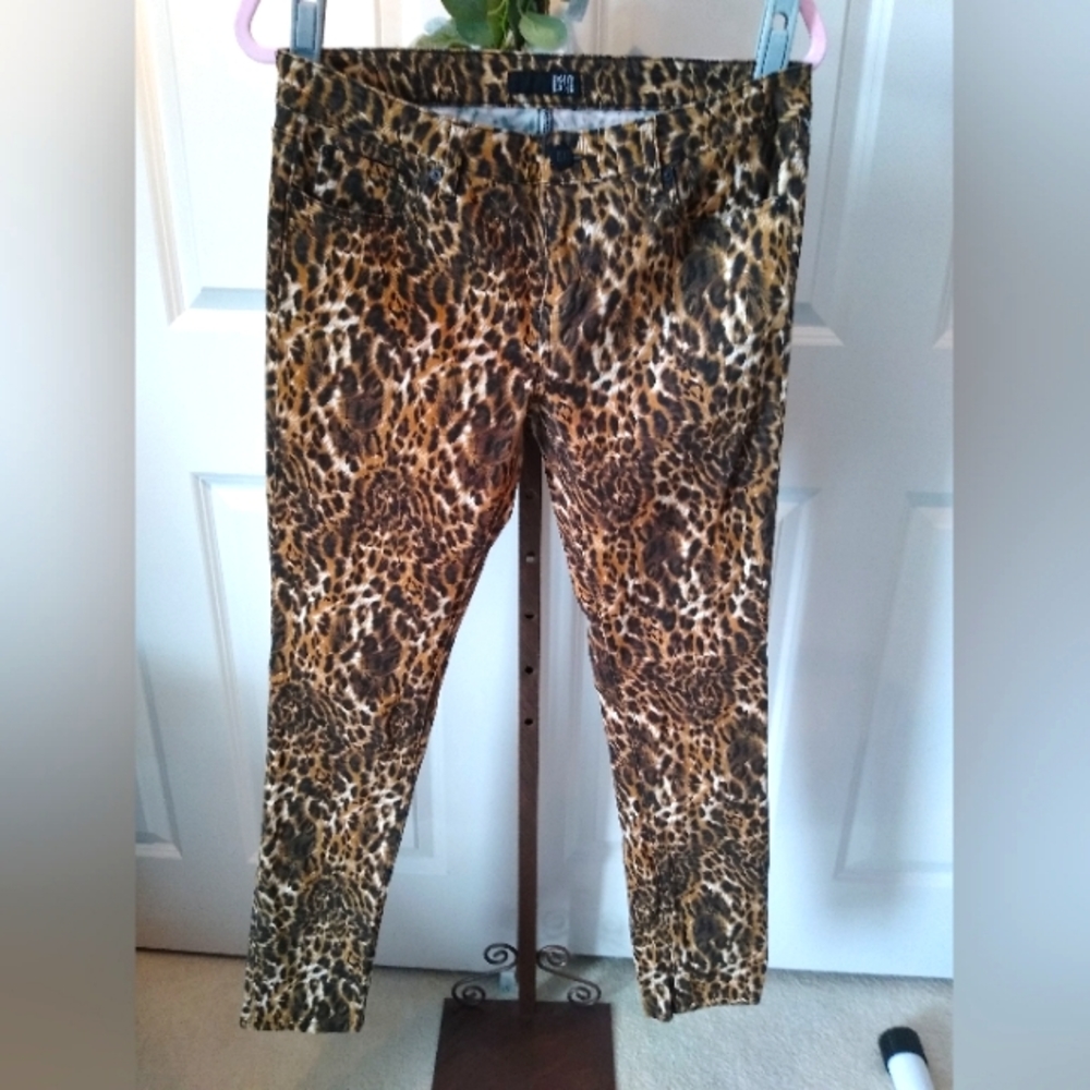 David Kahn straight leg jeans that feel wonderful on the skin.